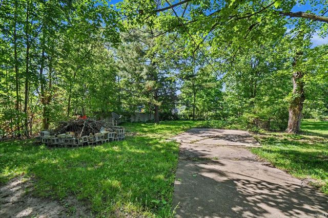 1242 Howard Street, South Bend, IN 46617