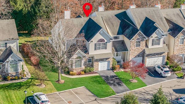 96 Manitou Trail 96, Kings Park, NY 11754