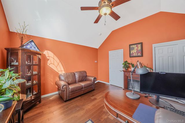 96 Manitou Trail 96, Kings Park, NY 11754