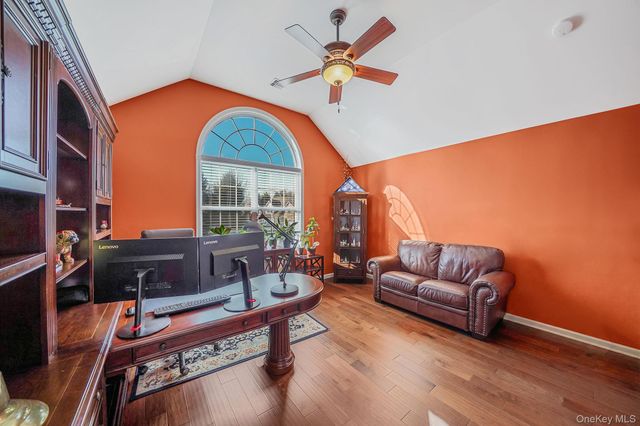 96 Manitou Trail 96, Kings Park, NY 11754