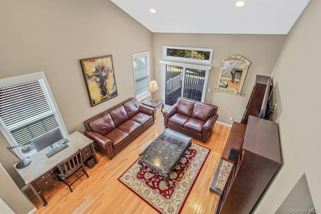 96 Manitou Trail 96, Kings Park, NY 11754