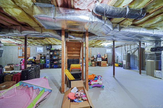 96 Manitou Trail 96, Kings Park, NY 11754