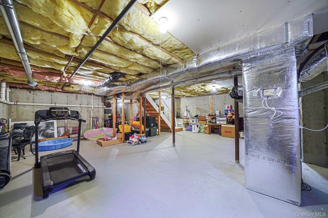 96 Manitou Trail 96, Kings Park, NY 11754