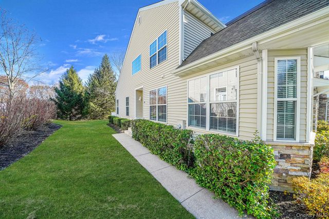 96 Manitou Trail 96, Kings Park, NY 11754