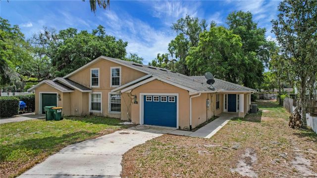 305 W FOUNTAIN STREET, Fruitland Park, FL 34731