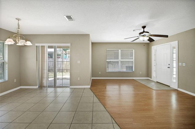 305 W FOUNTAIN STREET, Fruitland Park, FL 34731