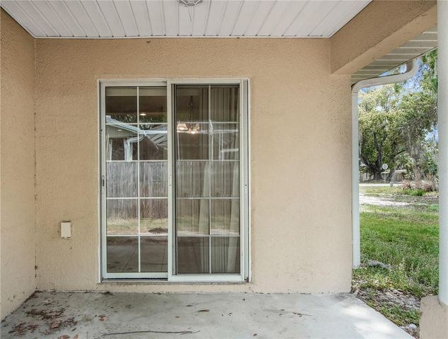 305 W FOUNTAIN STREET, Fruitland Park, FL 34731