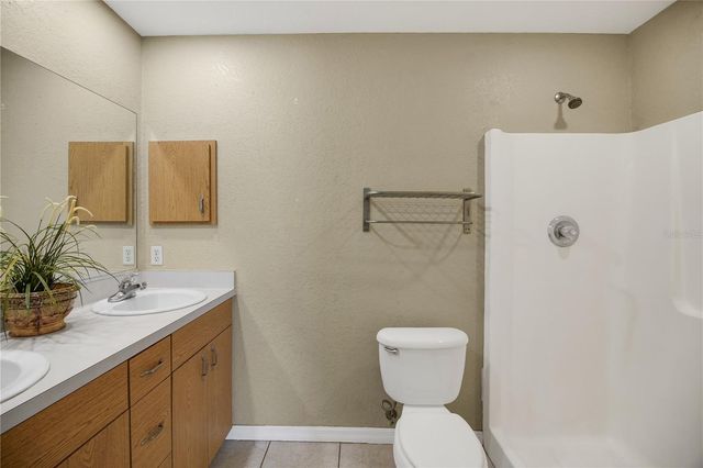 305 W FOUNTAIN STREET, Fruitland Park, FL 34731