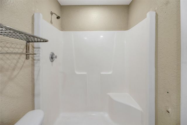 305 W FOUNTAIN STREET, Fruitland Park, FL 34731