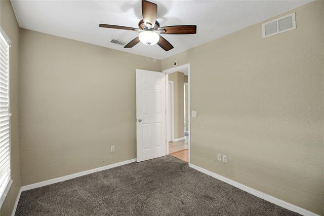 305 W FOUNTAIN STREET, Fruitland Park, FL 34731