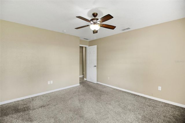 305 W FOUNTAIN STREET, Fruitland Park, FL 34731