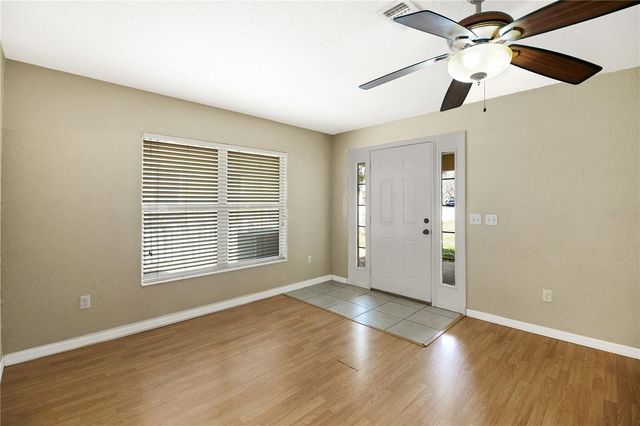 305 W FOUNTAIN STREET, Fruitland Park, FL 34731