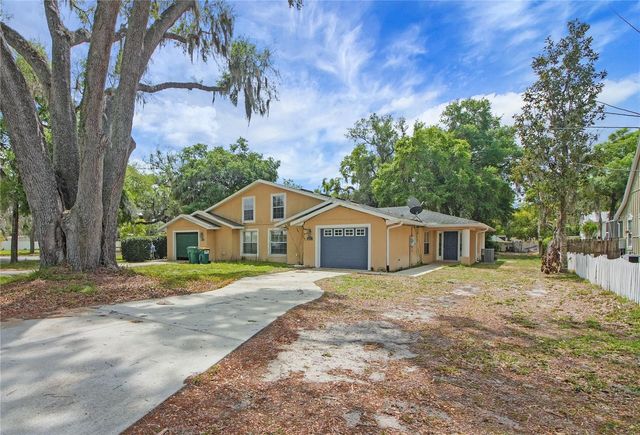 305 W FOUNTAIN STREET, Fruitland Park, FL 34731