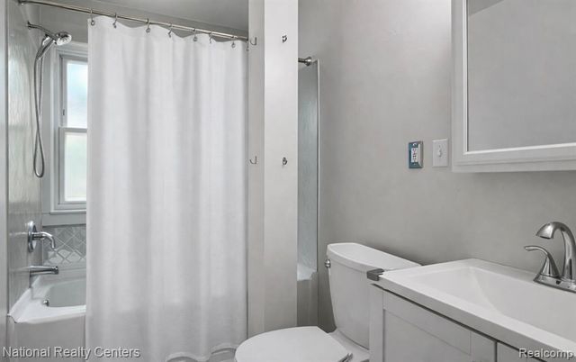 18592 Filmore Street, Livonia, MI 48152