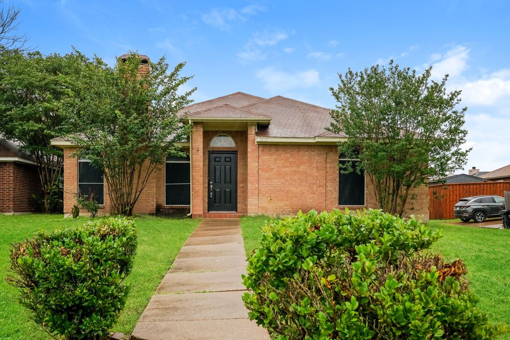 2608 Park Valley Drive, Mesquite, TX 75181