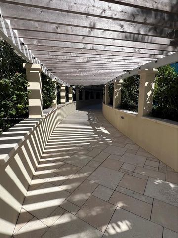 300 S Pointe Dr 2806, Miami Beach, FL 33139