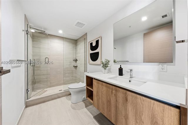 10281 W Bay Harbor Dr 304, Bay Harbor Islands, FL 33154