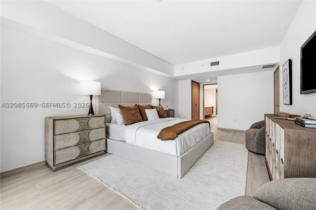 10281 W Bay Harbor Dr 304, Bay Harbor Islands, FL 33154