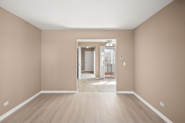 371 Le Parc Circle, Buffalo Grove, IL 60089