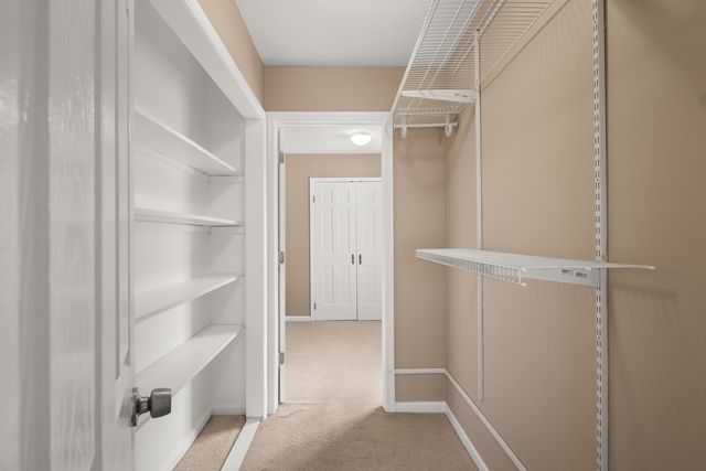 371 Le Parc Circle, Buffalo Grove, IL 60089