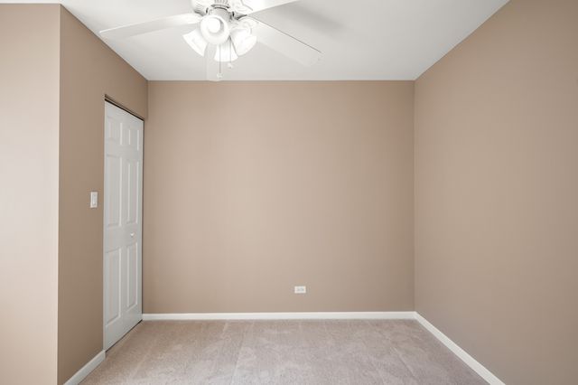 371 Le Parc Circle, Buffalo Grove, IL 60089