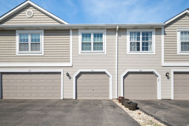 371 Le Parc Circle, Buffalo Grove, IL 60089