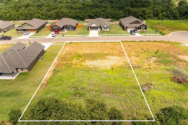 4664 Lincoln Landing, Harrah, OK 73045