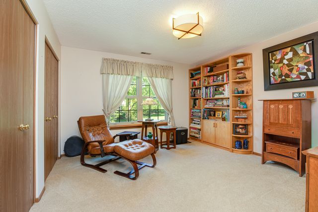 310 Carriage Way 2D, Bloomingdale, IL 60108