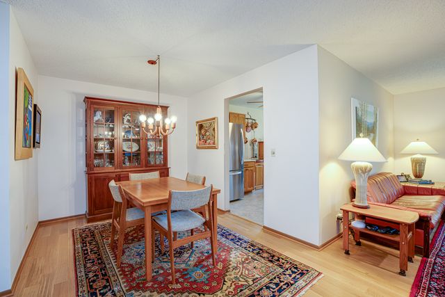 310 Carriage Way 2D, Bloomingdale, IL 60108