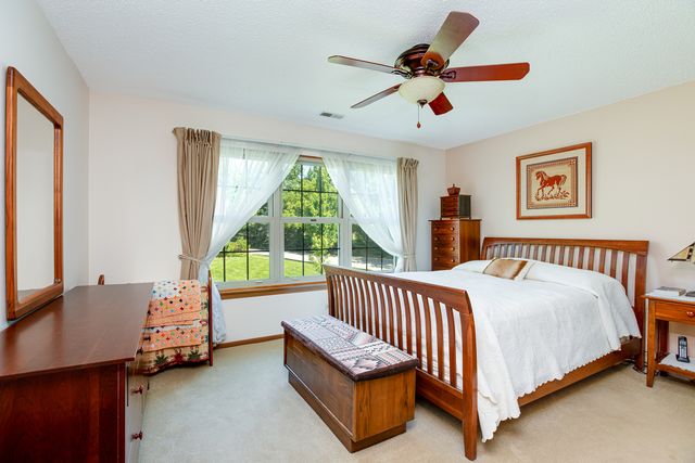 310 Carriage Way 2D, Bloomingdale, IL 60108