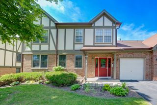 310 Carriage Way 2D, Bloomingdale, IL 60108