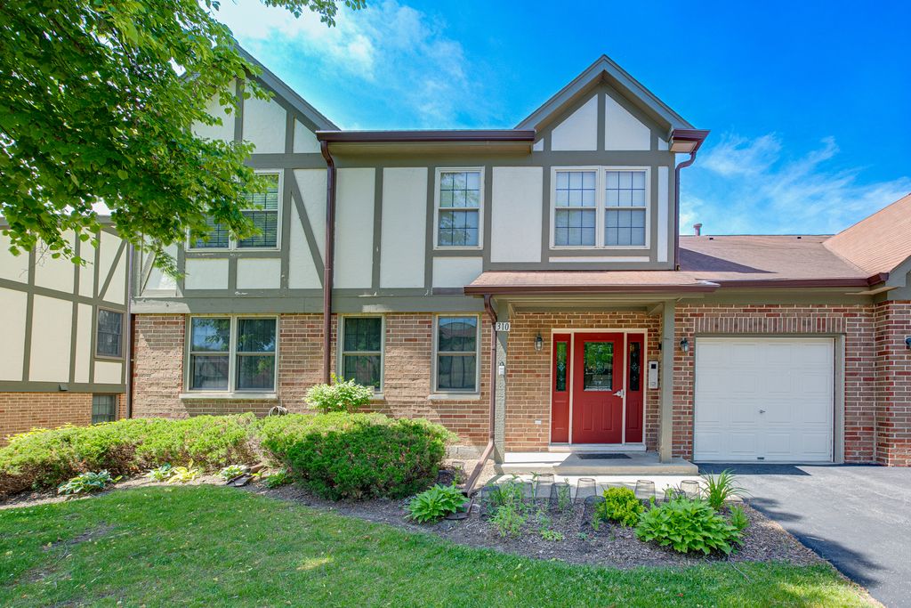 310 Carriage Way 2D, Bloomingdale, IL 60108