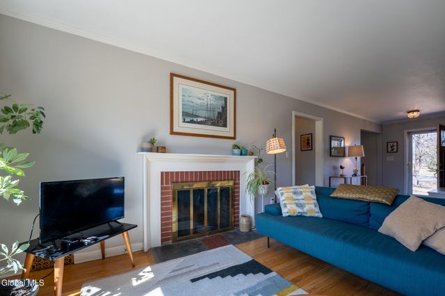 2232 Rosendale Road, Niskayuna, NY 12309