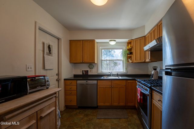 2232 Rosendale Road, Niskayuna, NY 12309