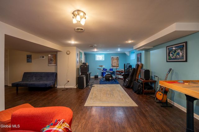 2232 Rosendale Road, Niskayuna, NY 12309