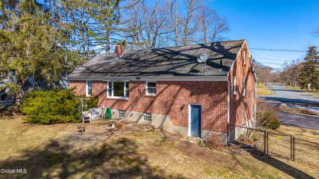 2232 Rosendale Road, Niskayuna, NY 12309