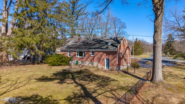 2232 Rosendale Road, Niskayuna, NY 12309