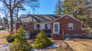 2232 Rosendale Road, Niskayuna, NY 12309