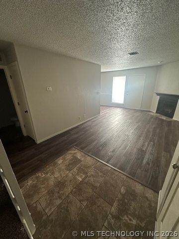 2701 Juniper Avenue 113, Broken Arrow, OK 74012