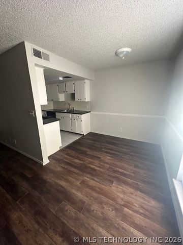 2701 Juniper Avenue 113, Broken Arrow, OK 74012