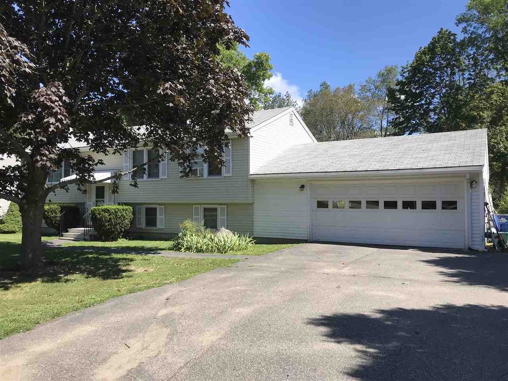 Image 1 of property listing at 300 Peverly Hill Road, Portsmouth, NH 03801
