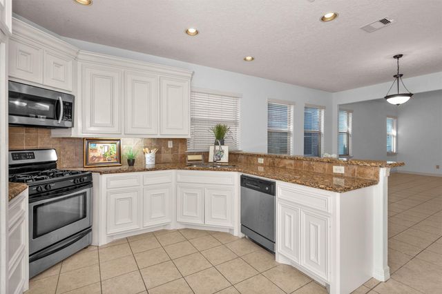 111 Cove Place, Montgomery, TX 77356