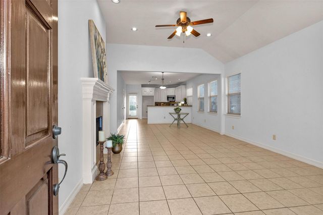 111 Cove Place, Montgomery, TX 77356