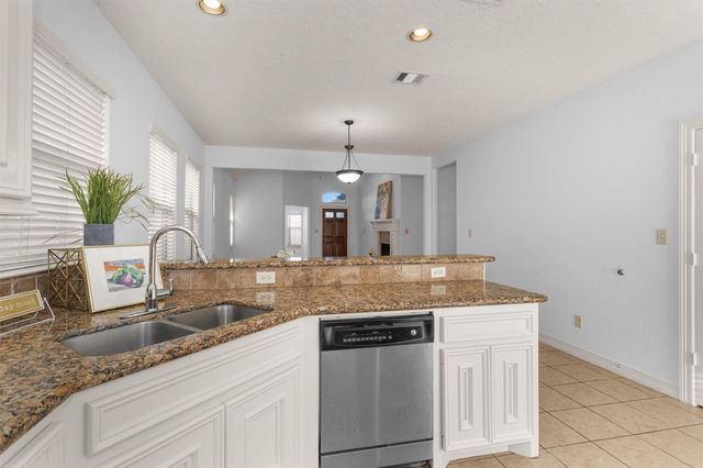 111 Cove Place, Montgomery, TX 77356