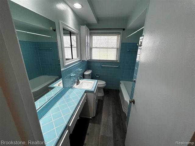 23130 Gardner Street, Oak Park, MI 48237