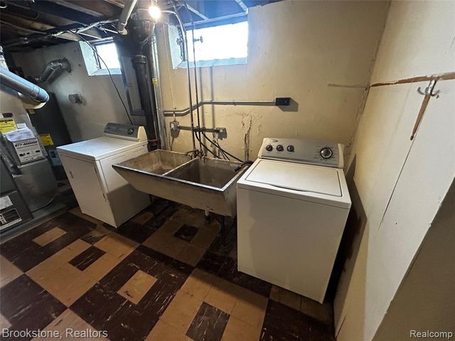 23130 Gardner Street, Oak Park, MI 48237