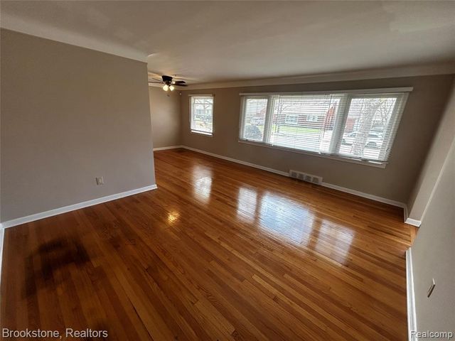 23130 Gardner Street, Oak Park, MI 48237