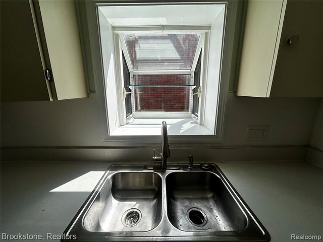 23130 Gardner Street, Oak Park, MI 48237