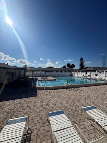 24862 US HIGHWAY 19 N 2105, Clearwater, FL 33763