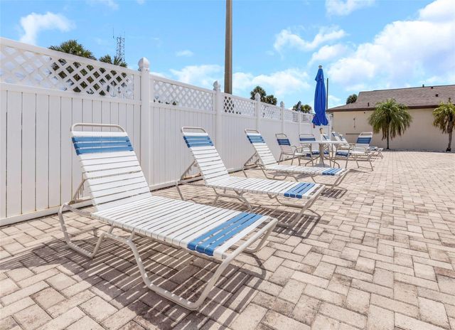 24862 US HIGHWAY 19 N 2105, Clearwater, FL 33763